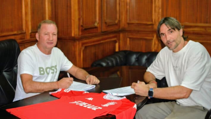 Diego Martínez firmó su contrato