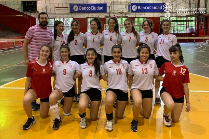 Voley comenzó los torneos oficiales