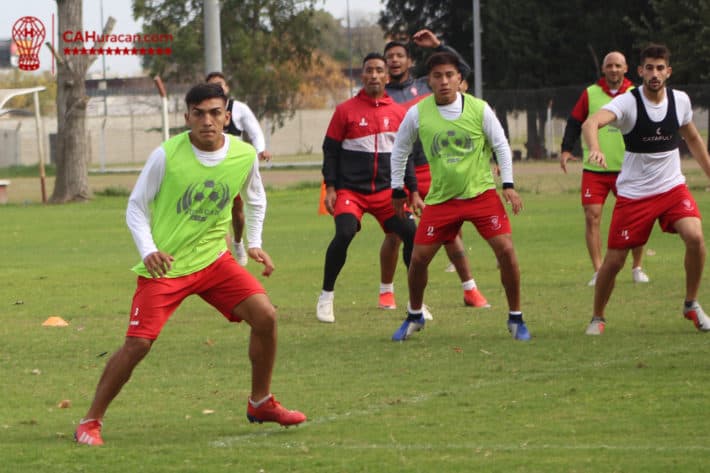 Pelota parada en el entrenamiento matutino