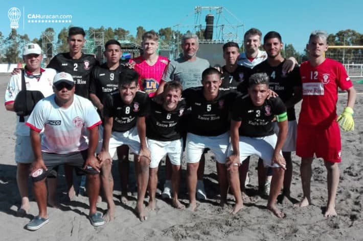 El Globo inauguró una cancha en Viedma