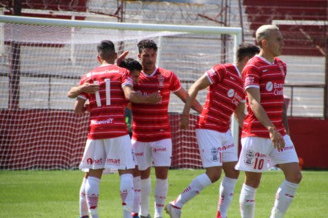 El Globo goleó a Talleres en el Ducó