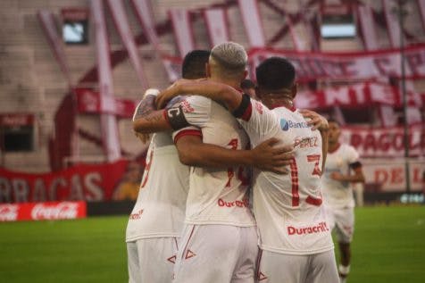 Huracán enfrentó a Unión en El Palacio