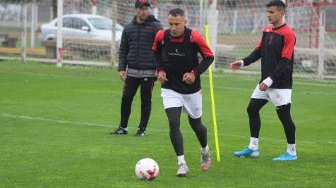 Entrenamiento y amistoso en La Quemita