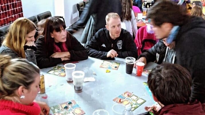 !Así pasó la primera noche de juegos de mesa!
