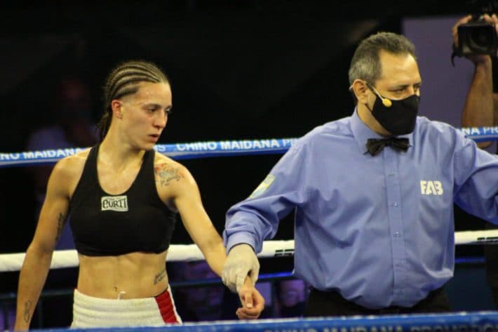 Carolina Ferrari triunfó en su debut como profesional