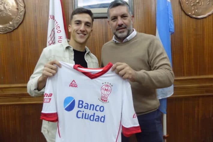 Agostino Spina firmó su primer contrato