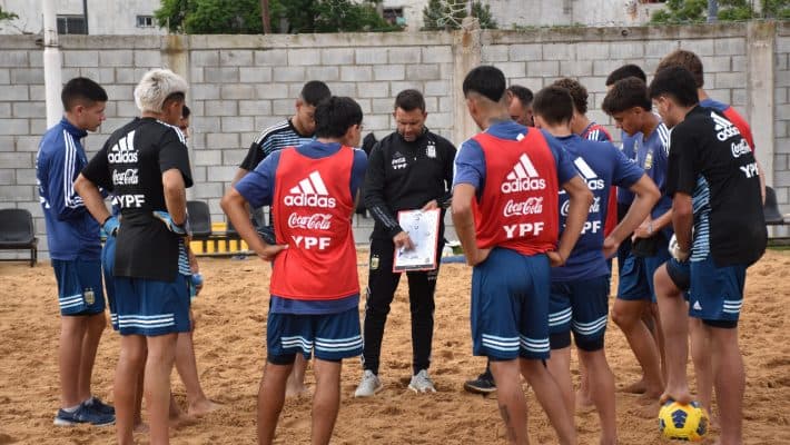 Fútbol Playa: la Selección trabaja en La Quemita