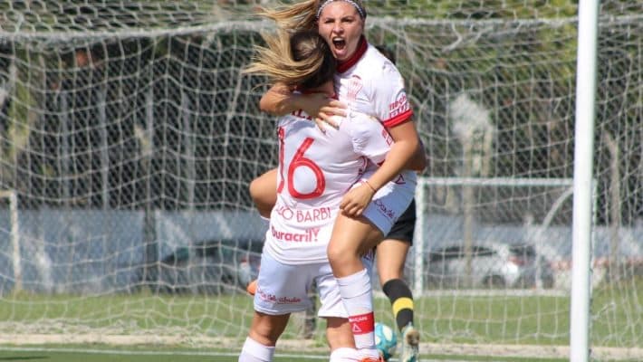 Fútbol Femenino: ganó Huracán