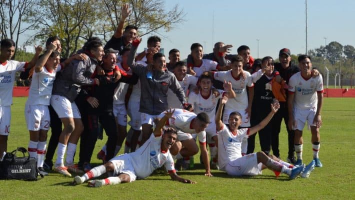 ¡La Reserva ganó y se clasificó!