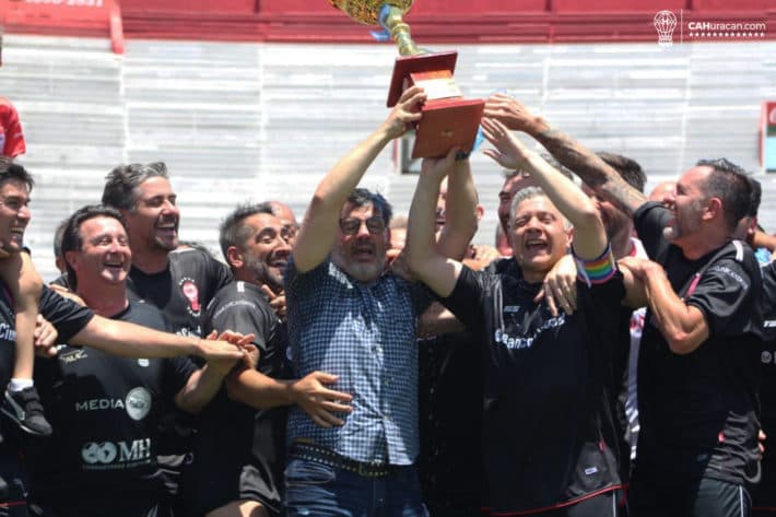 El Senior se consagró campeón en el Palacio