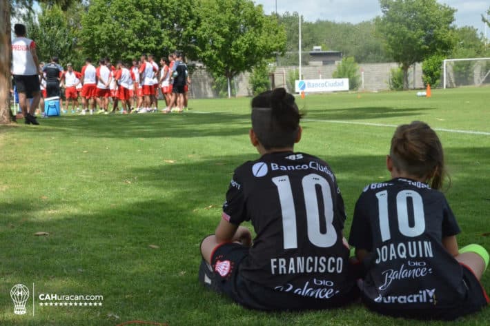 #RevistaHuracán: «No soy de aquí ni soy de allá… Soy de Huracán»