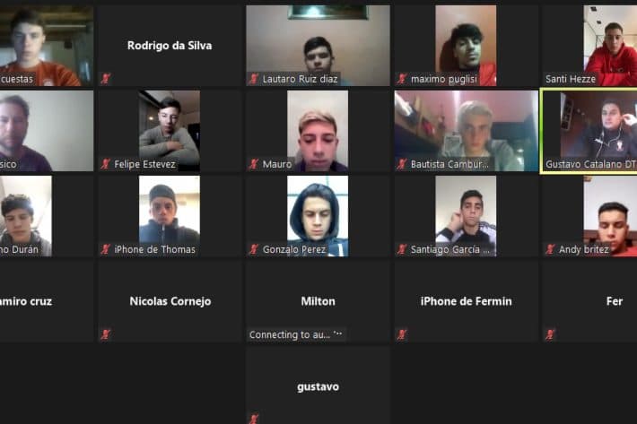 Santiago Hezze dialogó con las Inferiores