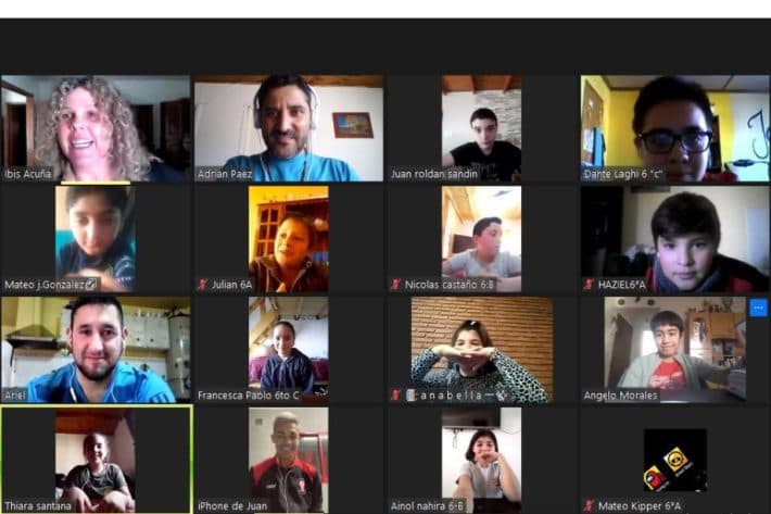 Juan Gauto dialogó con su colegio de Perito Moreno