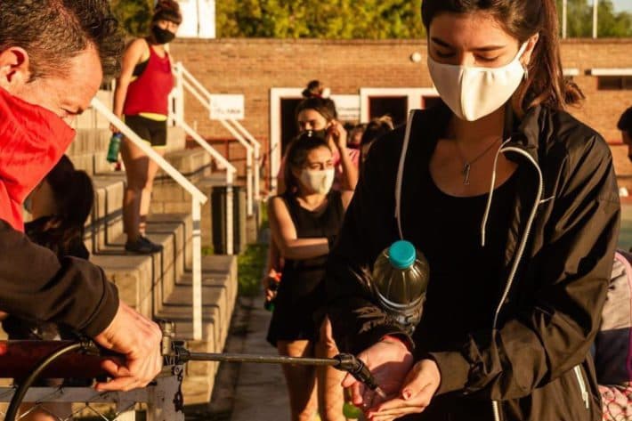 Visita de la Asociación de Hockey al Club Atlético Huracán