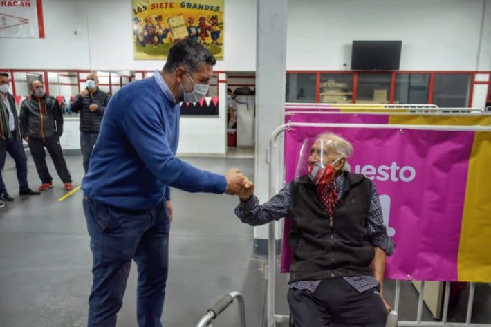 Los dirigentes del Club visitaron el Vacunatorio