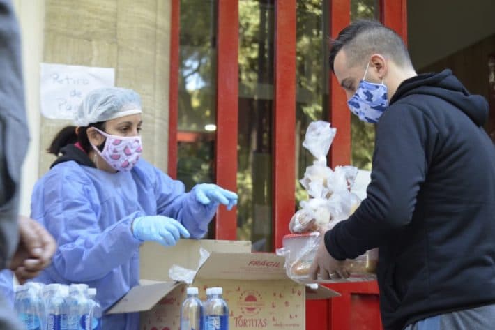 Locro Solidario en Huracán