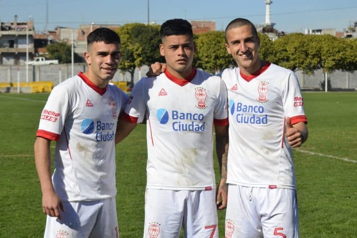 La Reserva se impuso en el debut
