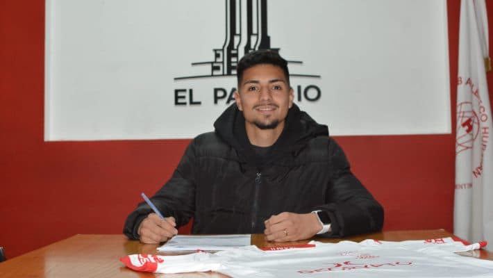 Huracán compró a Williams Alarcón