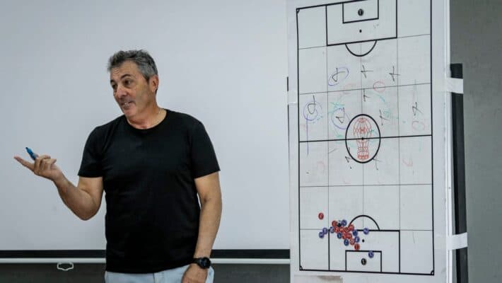 Charla de Kudelka con los medios de comunicación